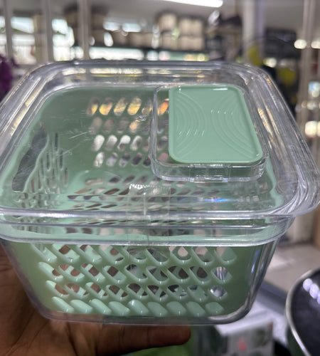 FOOD STORAGE CONTAINER