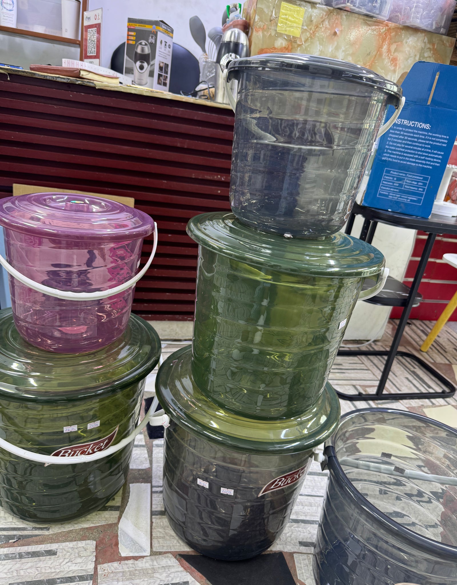 TRANSPARENT BUCKET